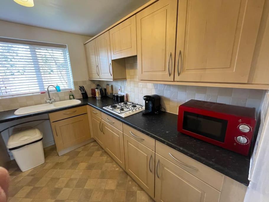 5 Holborn Spacious Home Redhill  Экстерьер фото