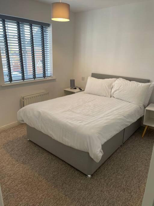 5 Holborn Spacious Home Redhill  Экстерьер фото